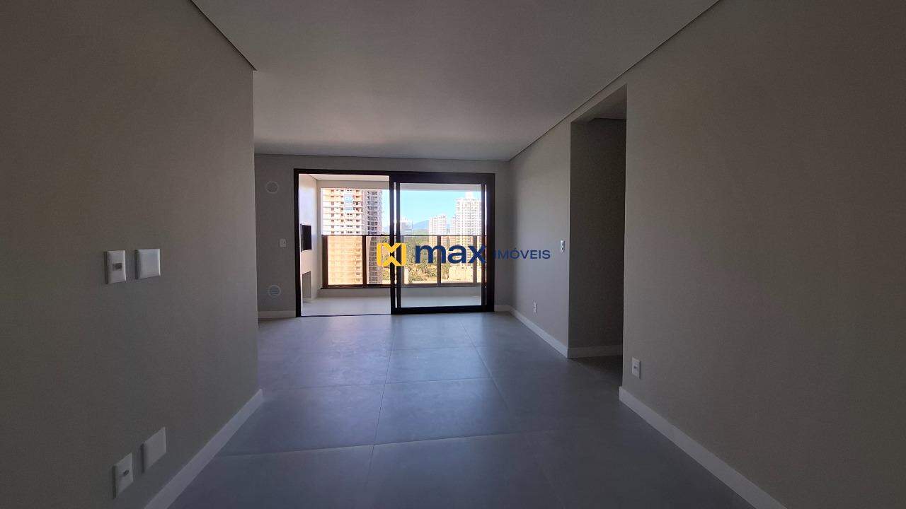 Apartamento à venda no Praia Brava: Living integrado