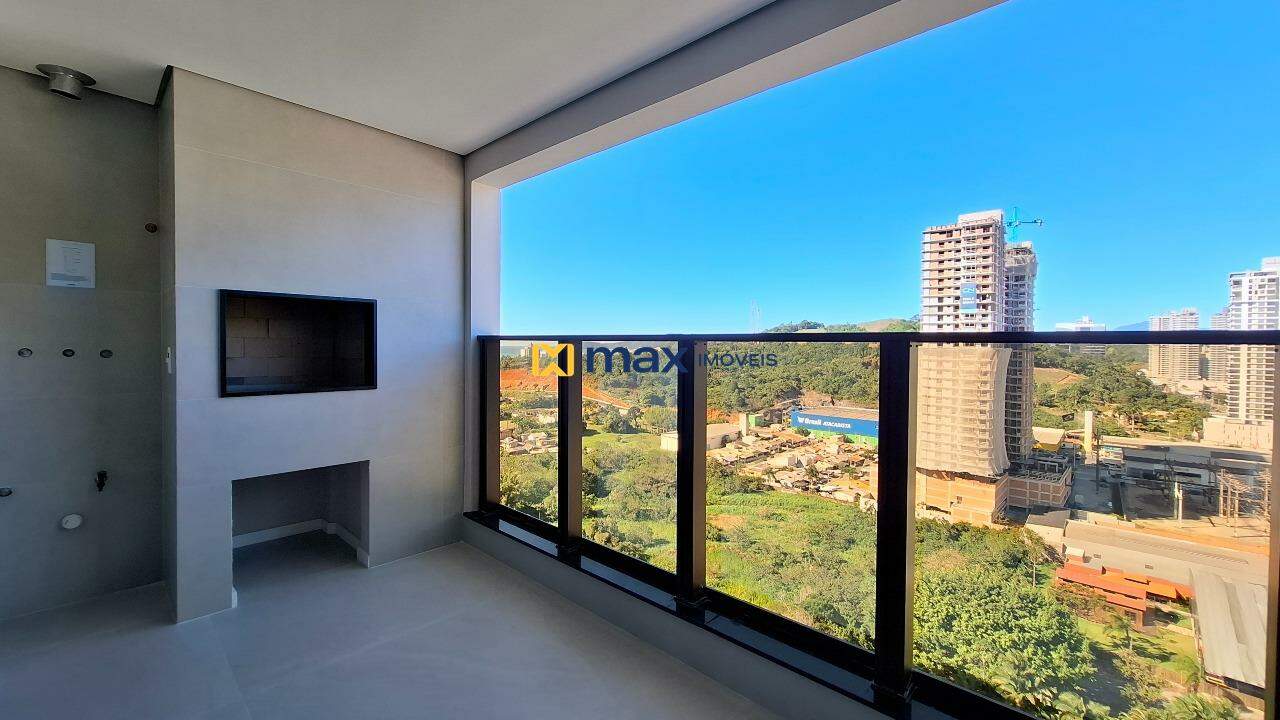 Apartamento à venda no Praia Brava: Sacada com churrasqueira