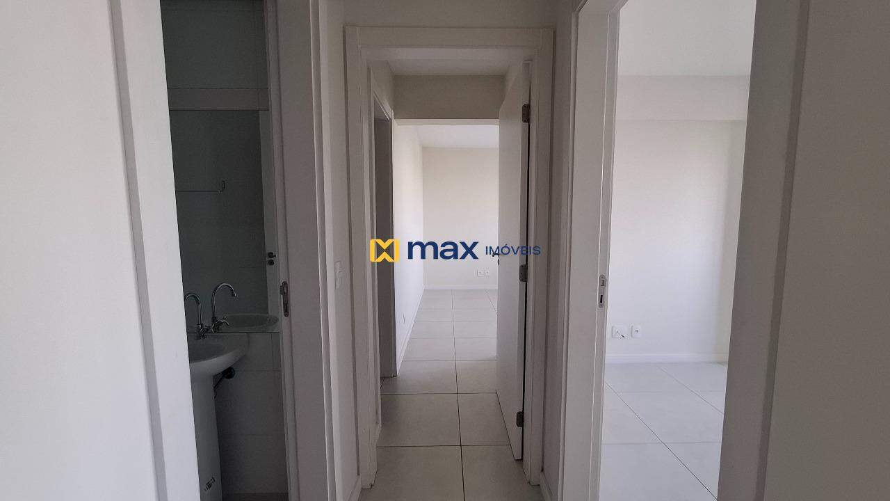 Apartamento para aluguel no Centro: Hall dos Quartos