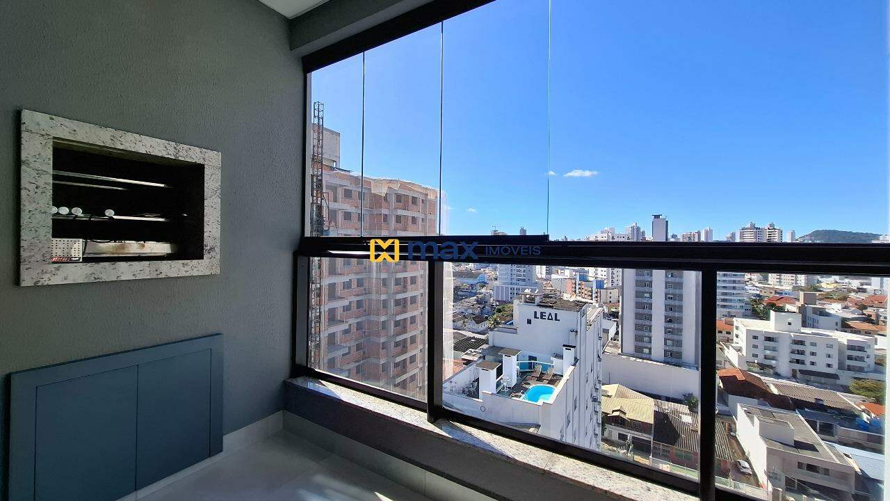 Apartamento à venda no Vila Operária: Sacada com churrasqueira