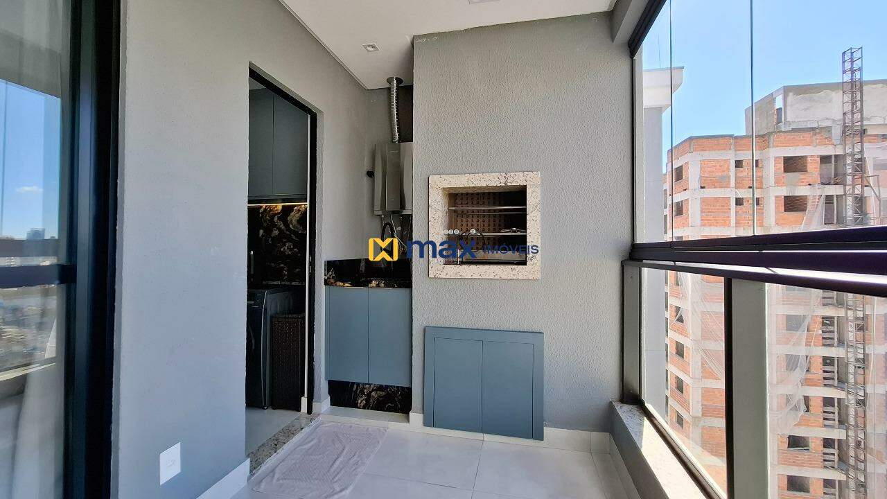 Apartamento à venda no Vila Operária: Sacada com churrasqueira