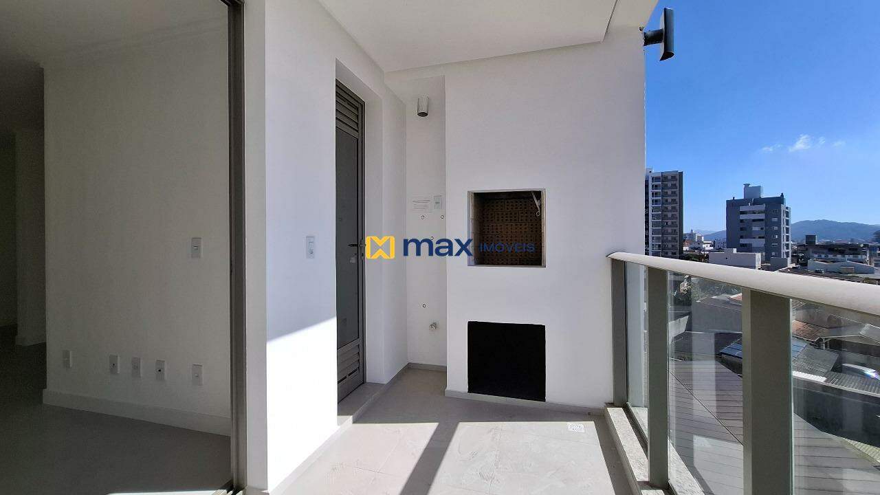 Apartamento à venda no São Vicente: Sacada com churrasqueira