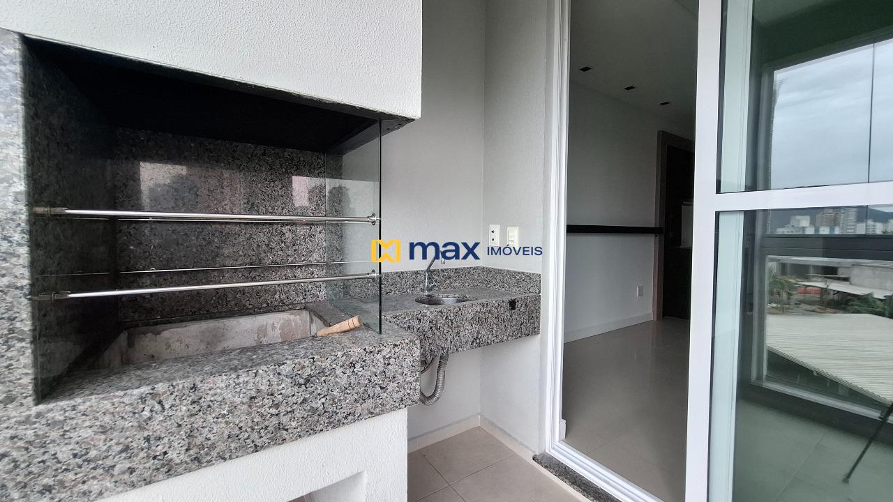 Apartamento à venda no São João: Sacada com churrasqueira