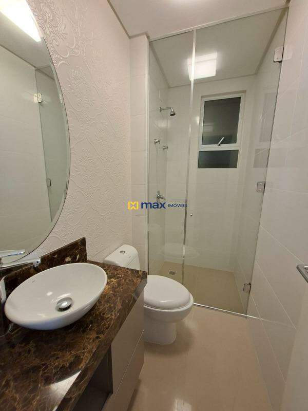 Apartamento para aluguel no Fazenda: Banheiro da Suíte 02