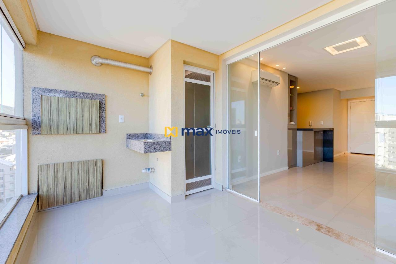 Apartamento à venda no Vila Operária: Sacada com churrasqueira