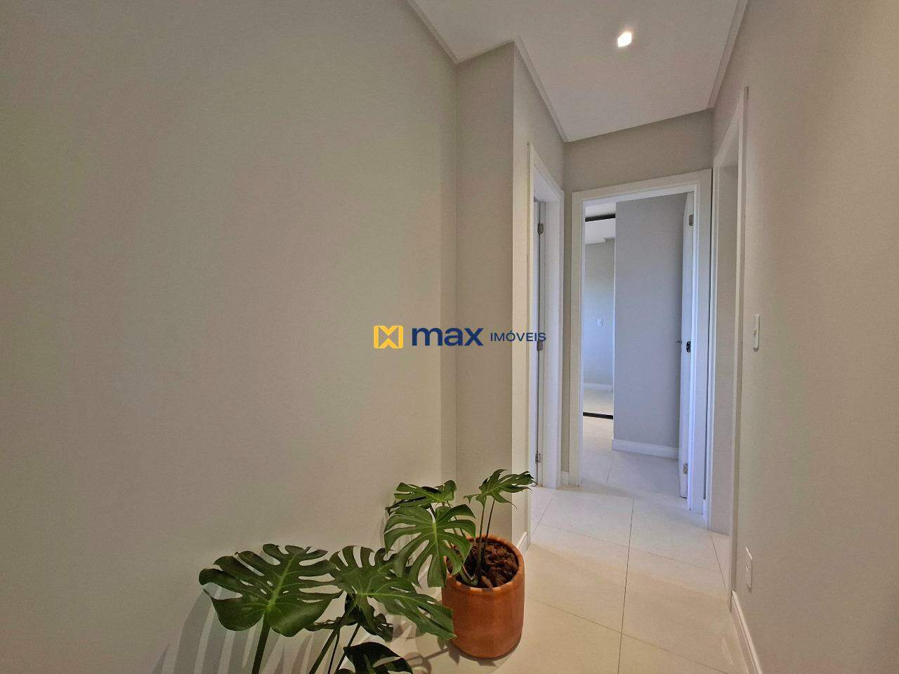 Apartamento à venda no Praia Brava de Itajaí: corredor