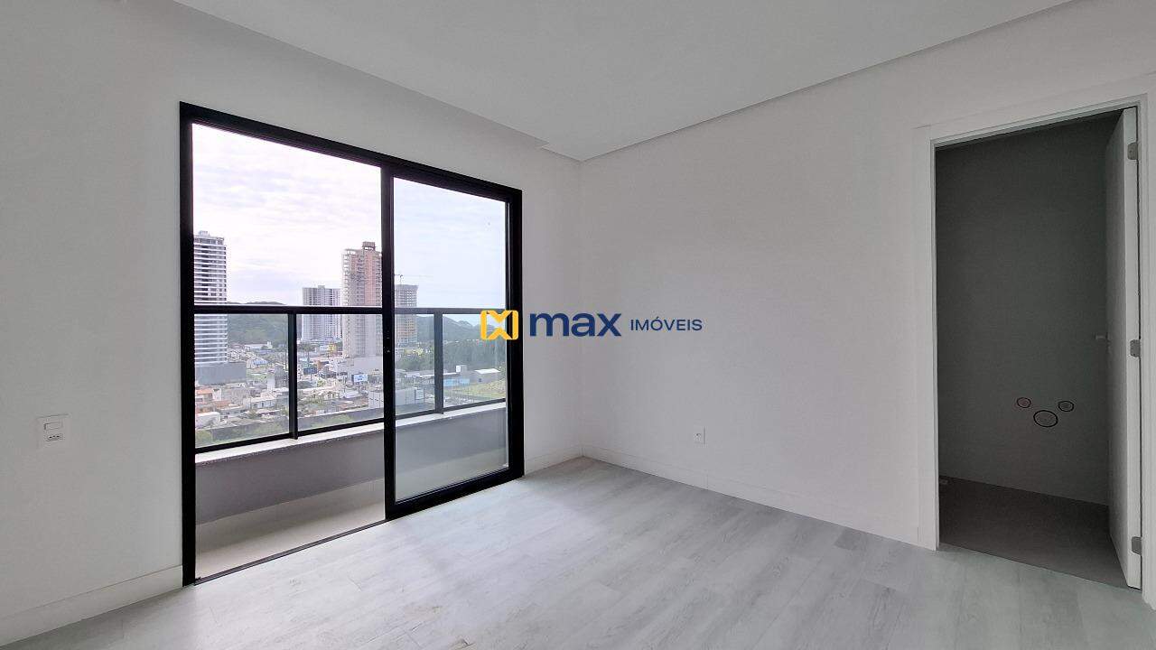 Apartamento à venda no Praia Brava: Suíte 2