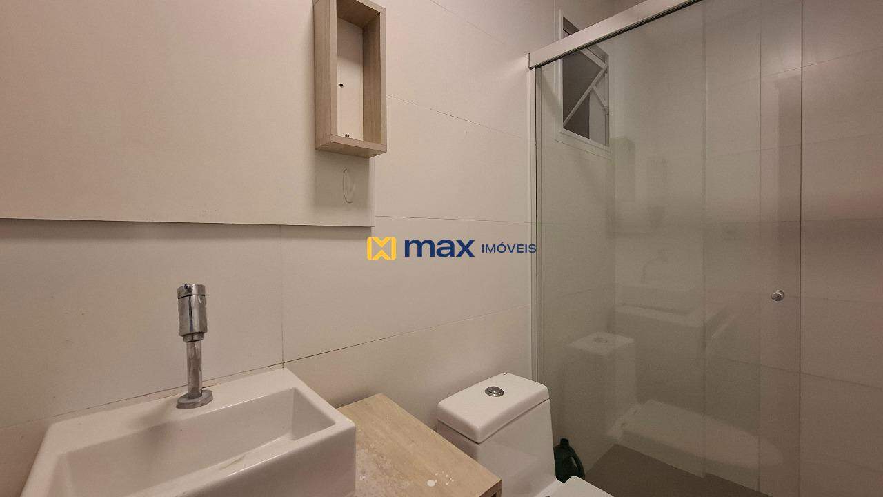 Apartamento à venda no Cabeçudas: Banheiro social