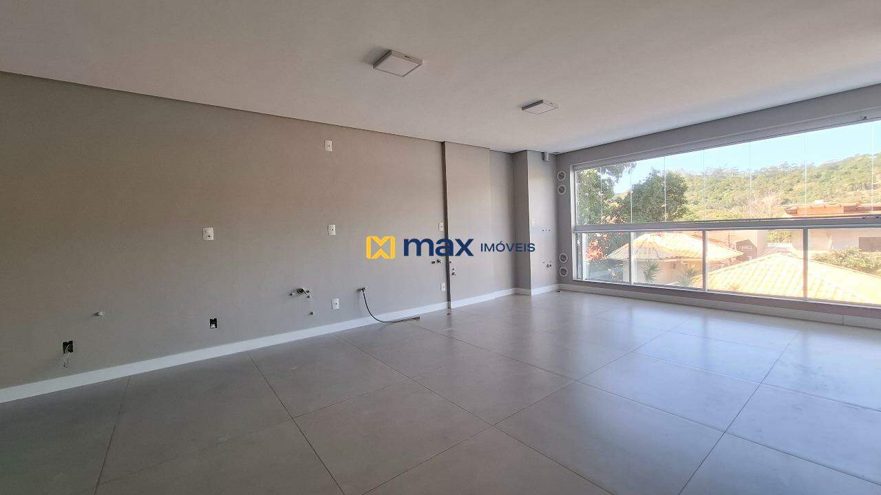 Apartamento à venda no Cabeçudas: Living integrado