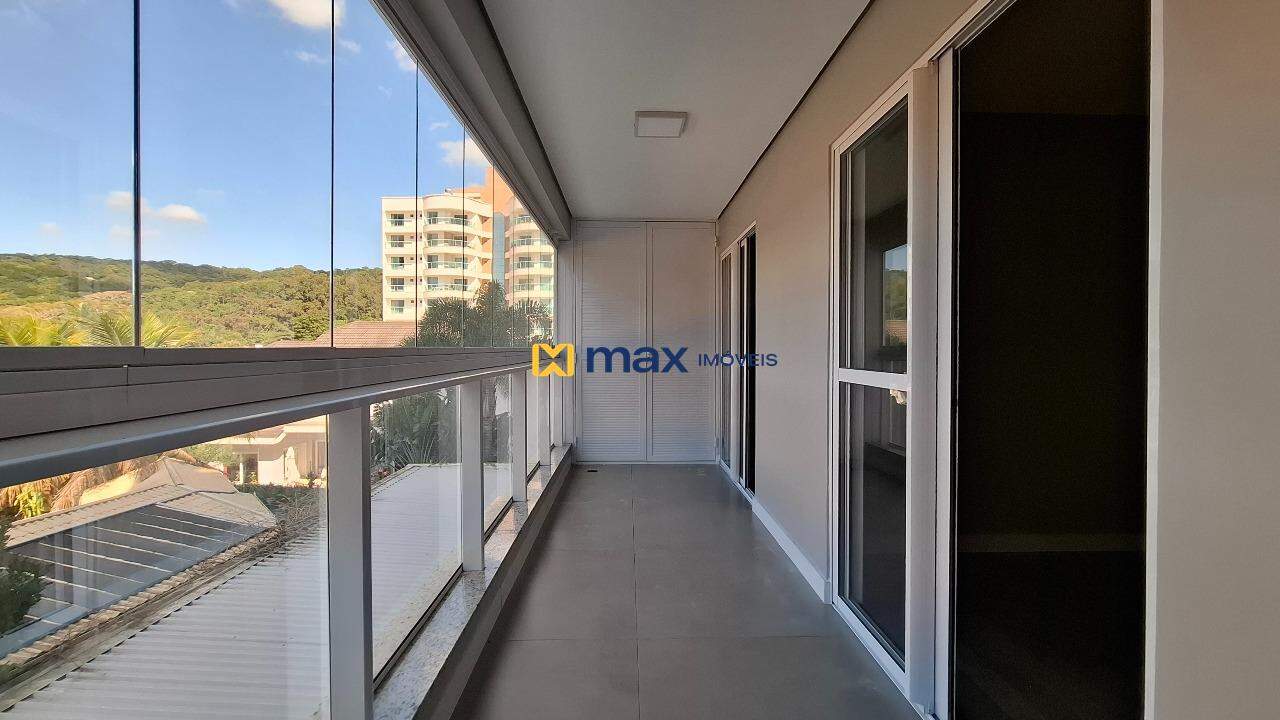 Apartamento à venda no Cabeçudas: Sacada