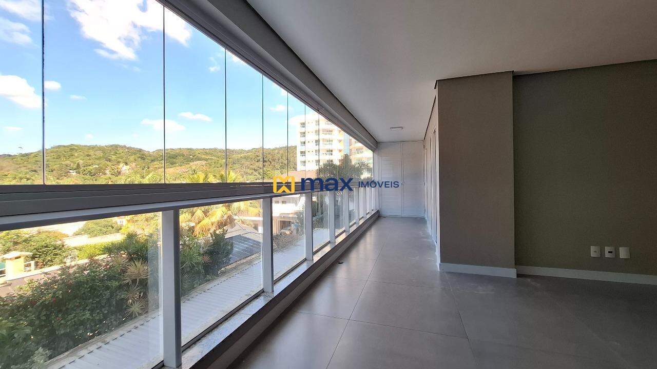 Apartamento à venda no Cabeçudas: Living integrado