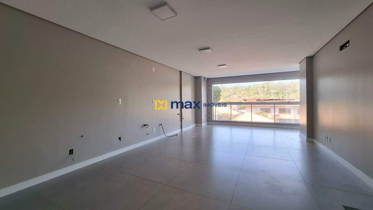 Apartamento à venda no Cabeçudas: Living integrado