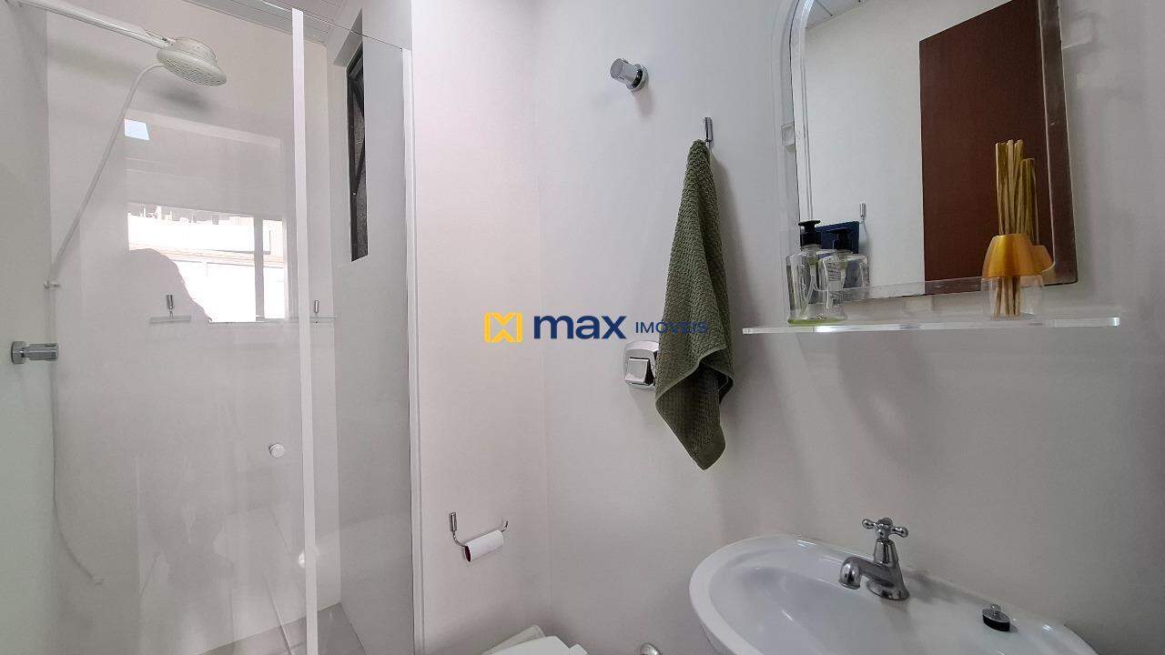 Apartamento à venda no Centro: Banheiro social