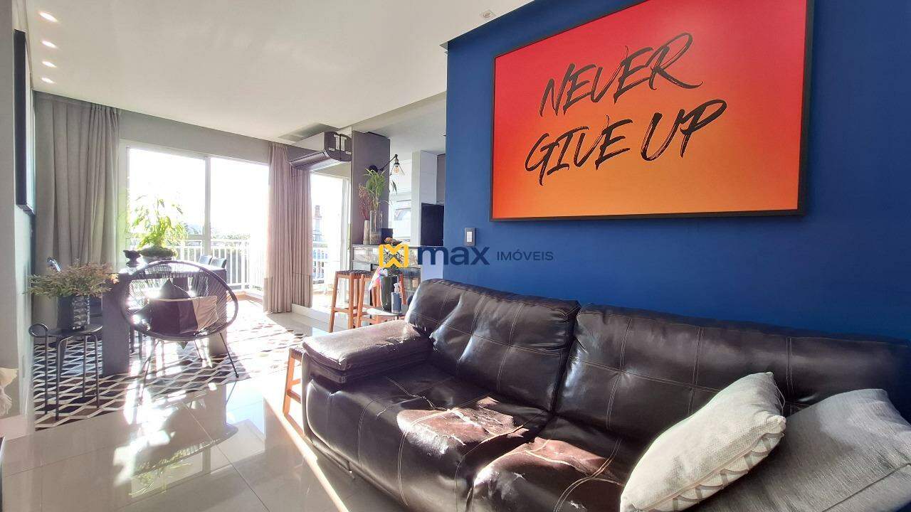 Apartamento à venda no Ressacada: Living integrado