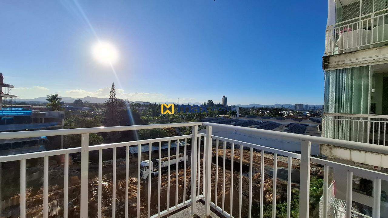 Apartamento à venda no Ressacada: Sacada com churrasqueira