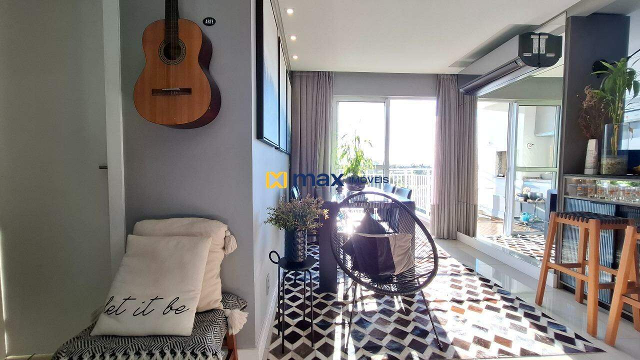 Apartamento à venda no Ressacada: Living integrado