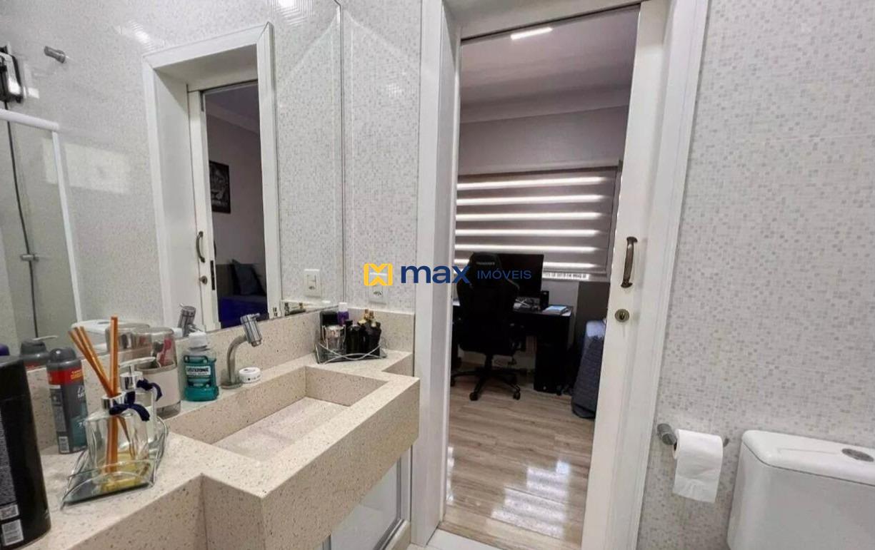 Casa à venda no Itaipava: Banheiro demi suíte