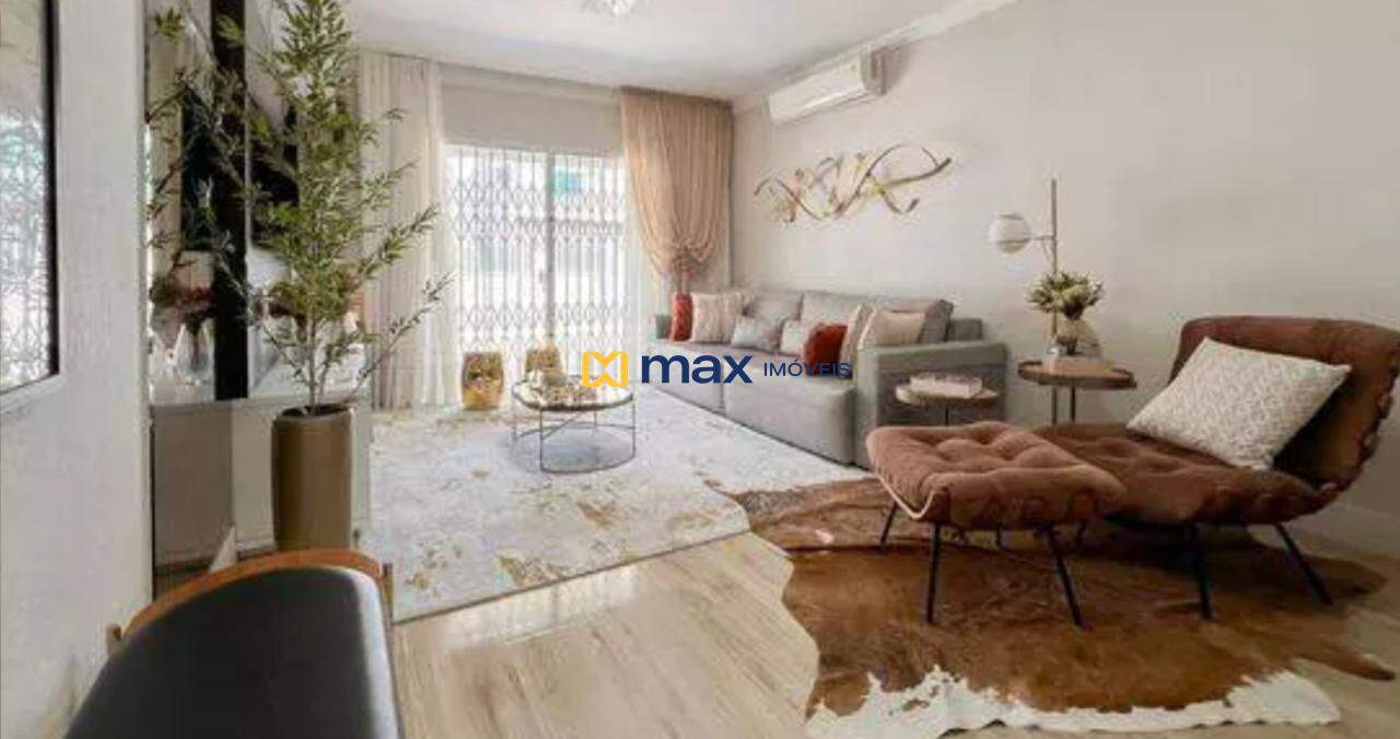 Casa à venda no Itaipava: Sala de estar