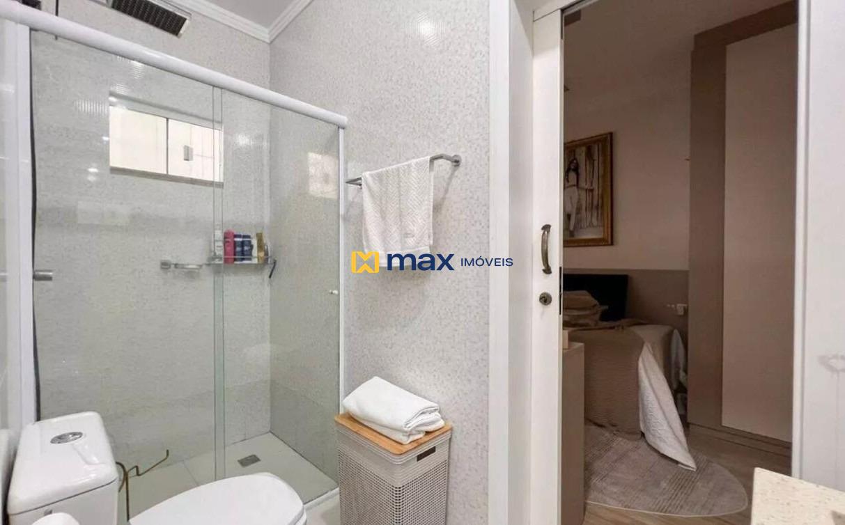 Casa à venda no Itaipava: Banheiro demi suíte