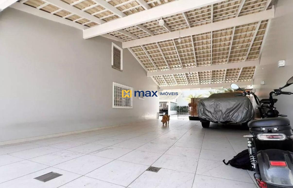 Casa à venda no Itaipava: Garagem