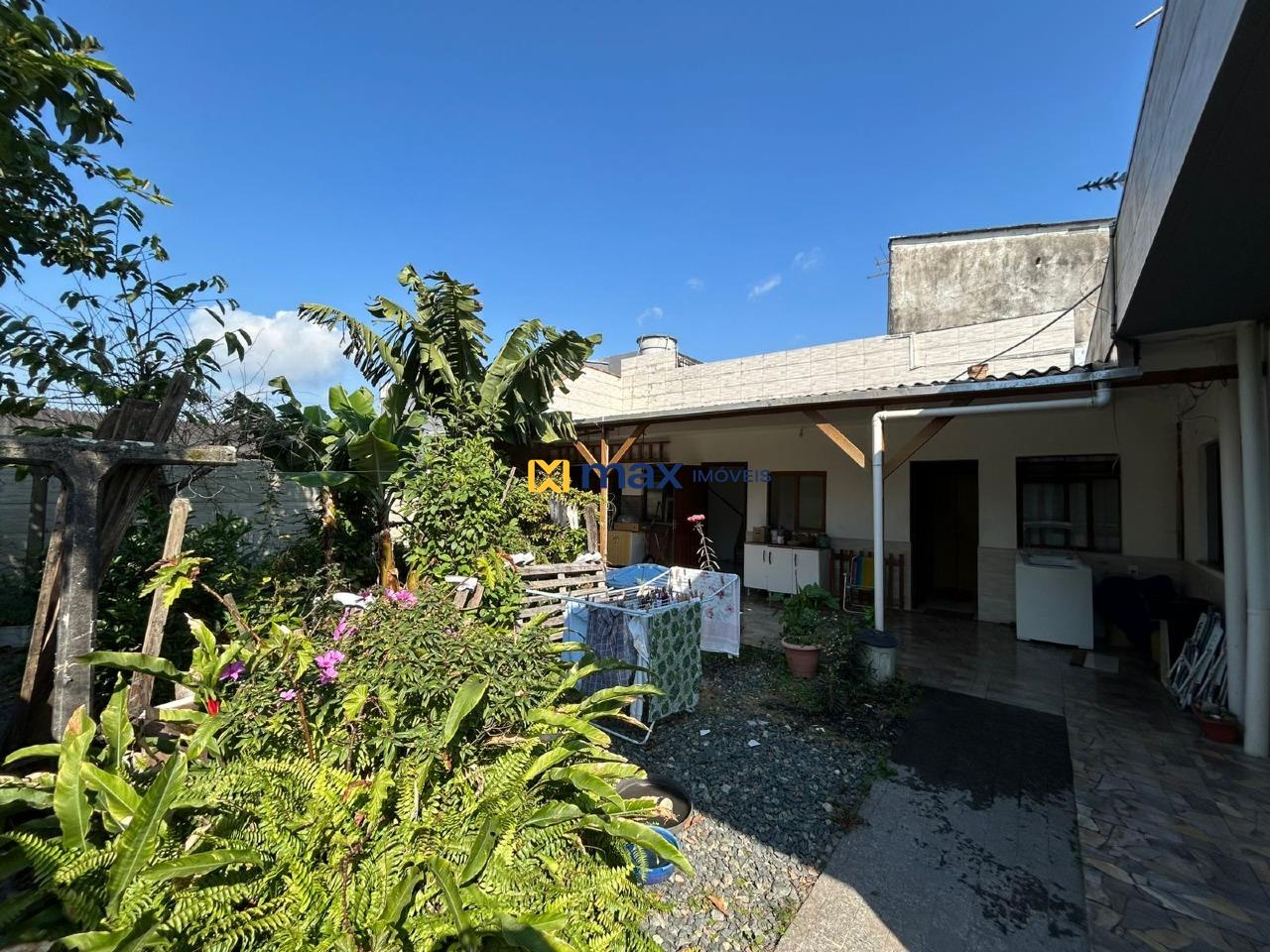 Casa à venda no Centro: 