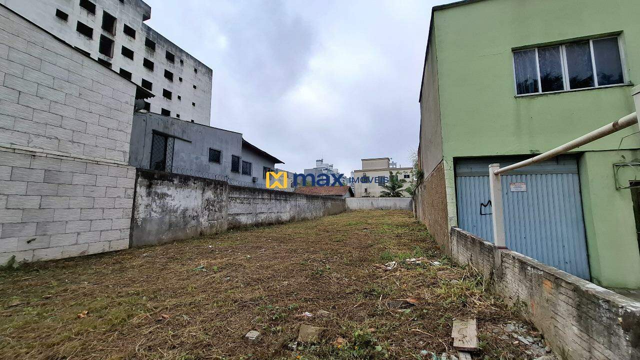 Terreno à venda no São João: Terreno