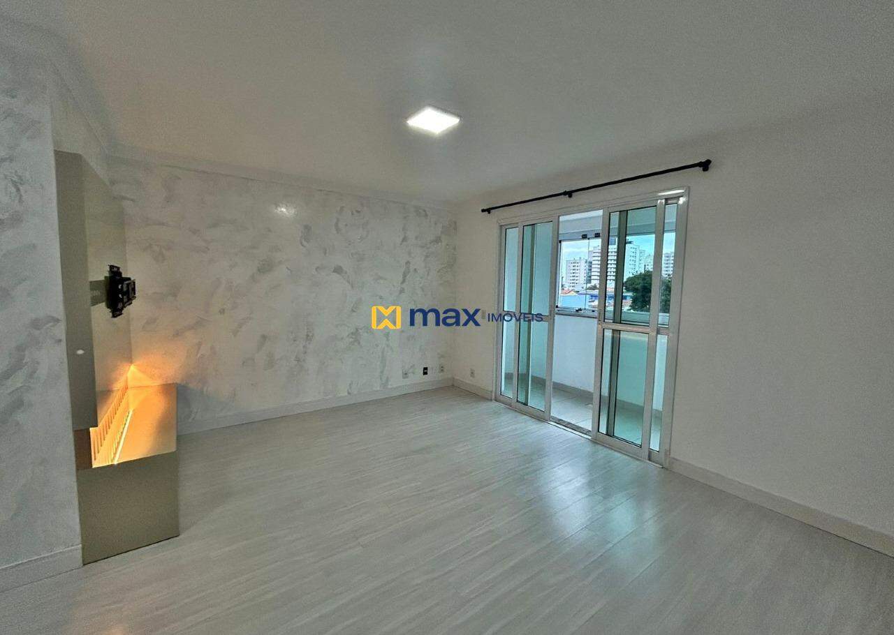 Apartamento para aluguel no Centro: Sala de estar e TV