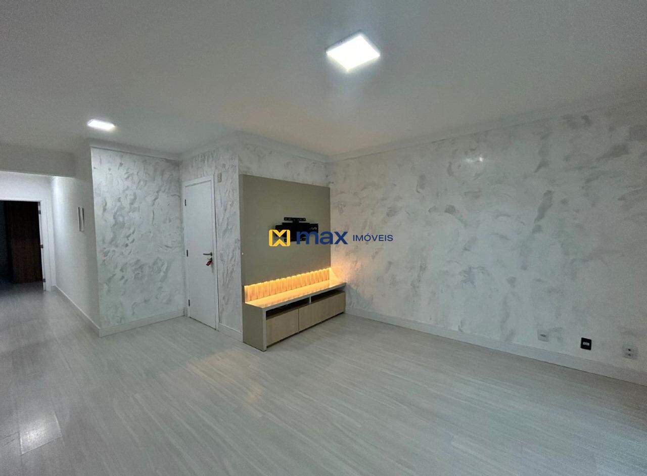 Apartamento para aluguel no Centro: Sala de Estar e TV