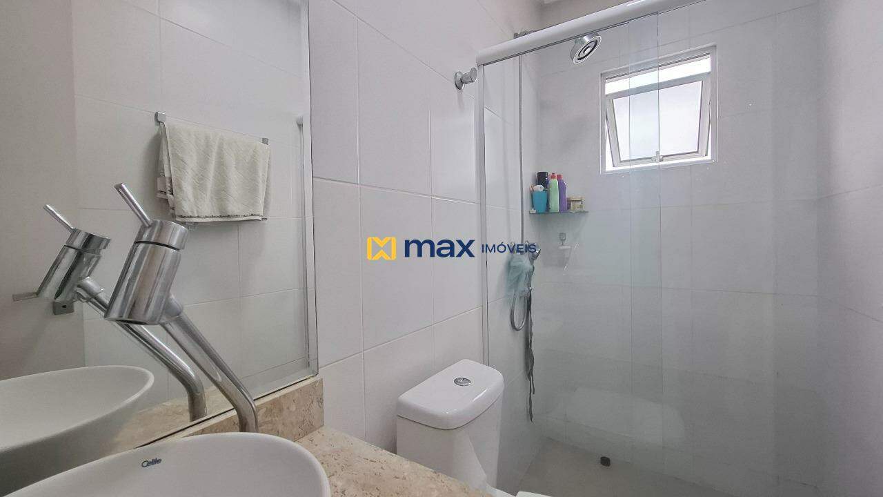 Apartamento à venda no São João: Banheiro social