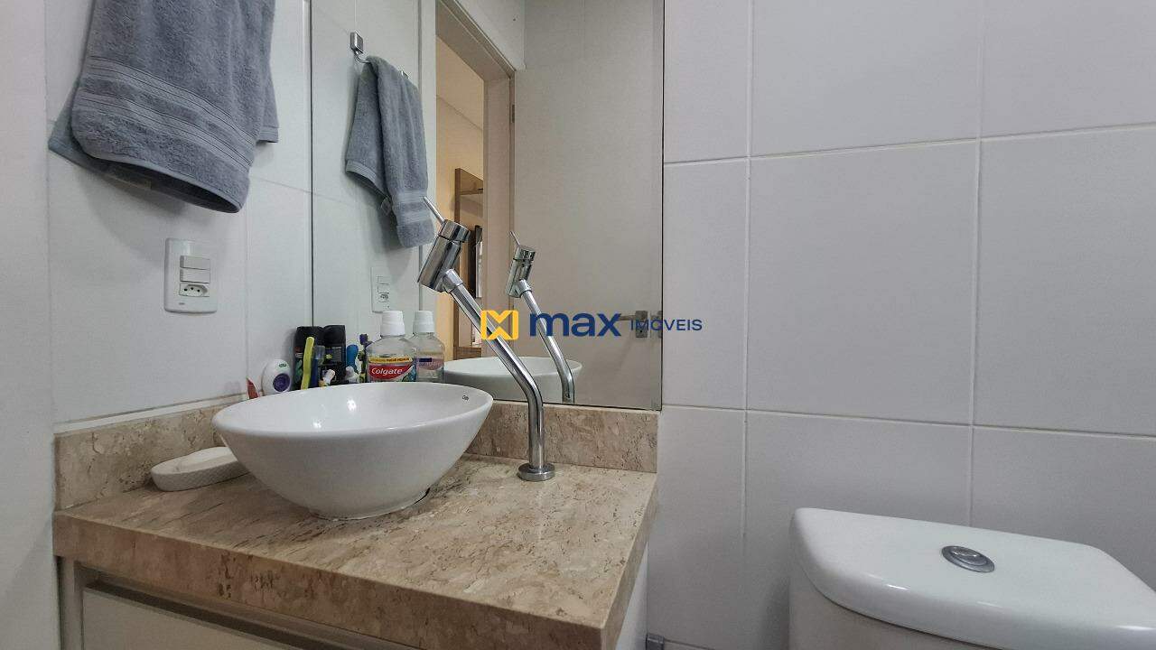 Apartamento à venda no São João: Banheiro social