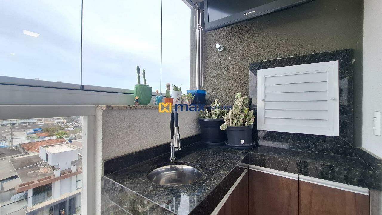 Apartamento à venda no São João: Sacada com churrasqueira