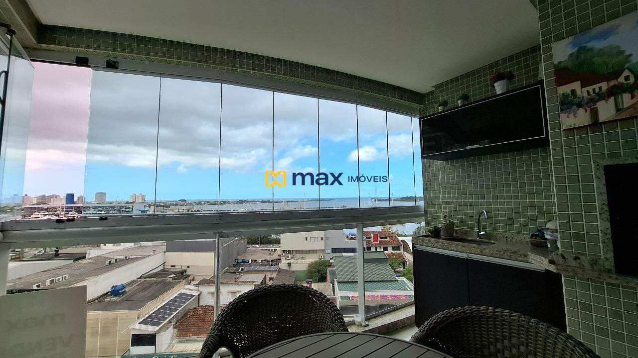 Apartamento à venda no Fazenda: Sacada com churrasqueira