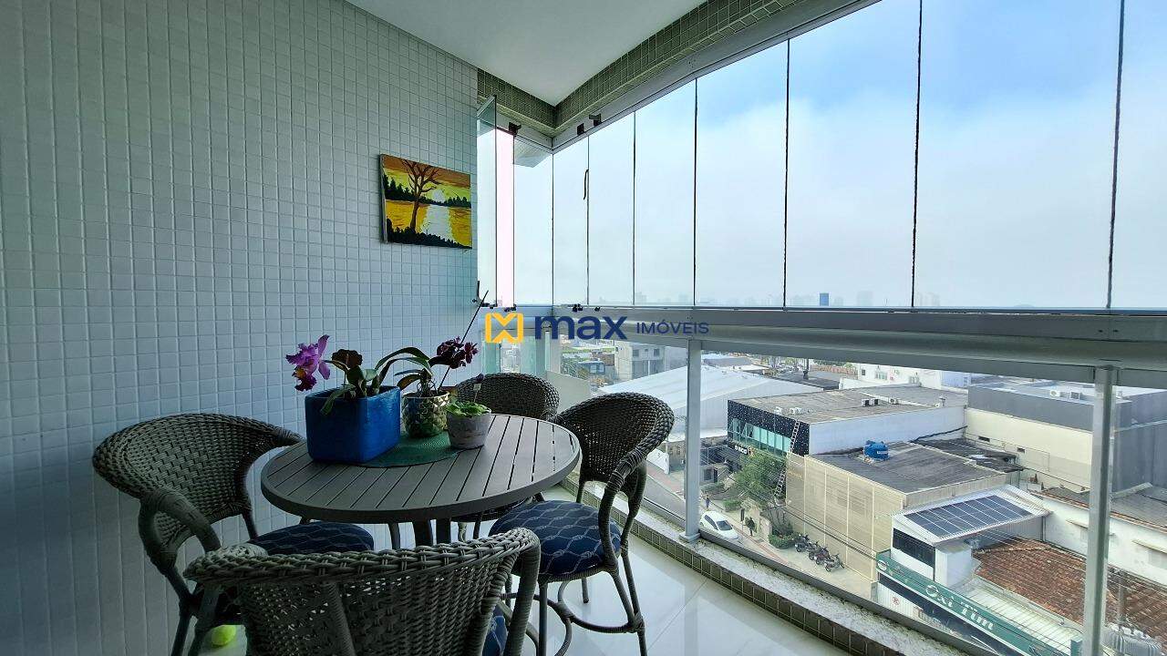 Apartamento à venda no Fazenda: Sacada com churrasqueira