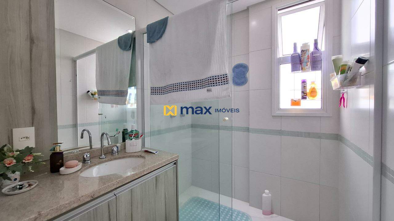 Apartamento à venda no Fazenda: Banheiro suíte