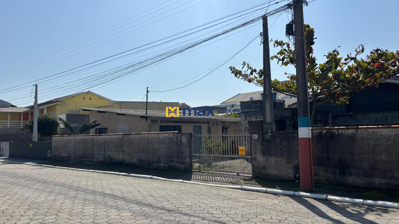 Terreno à venda no Centro: frente