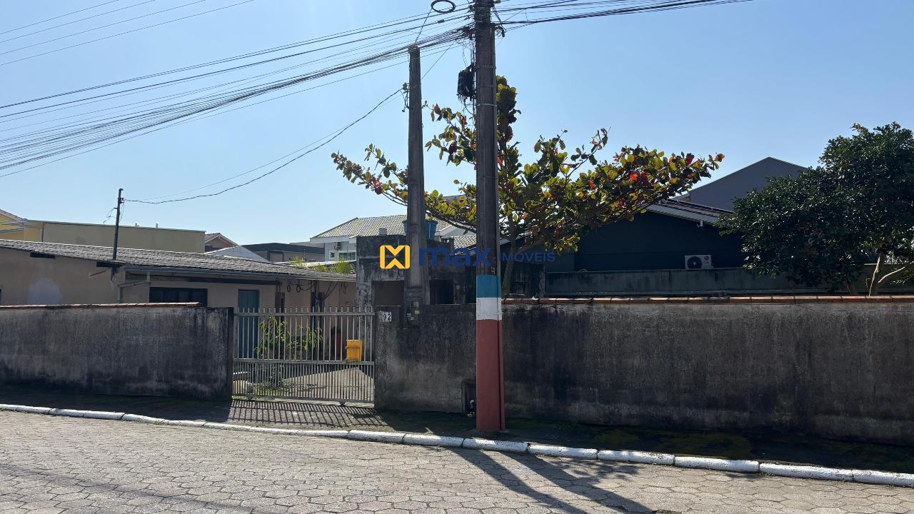 Terreno à venda no Centro: frente