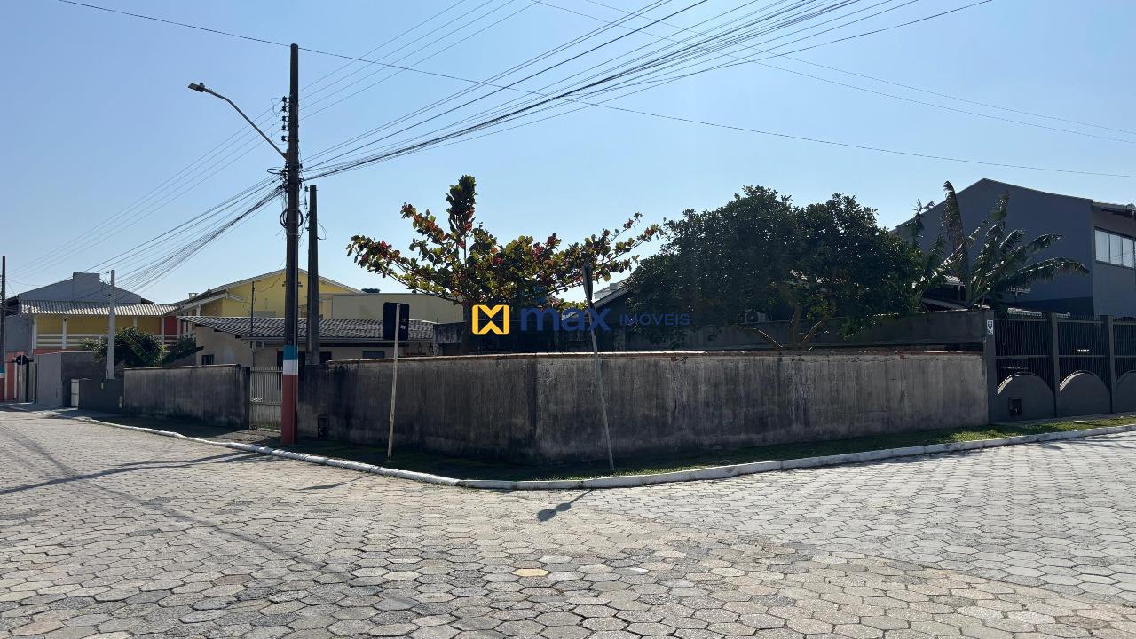 Terreno à venda no Centro: Terreno esquina