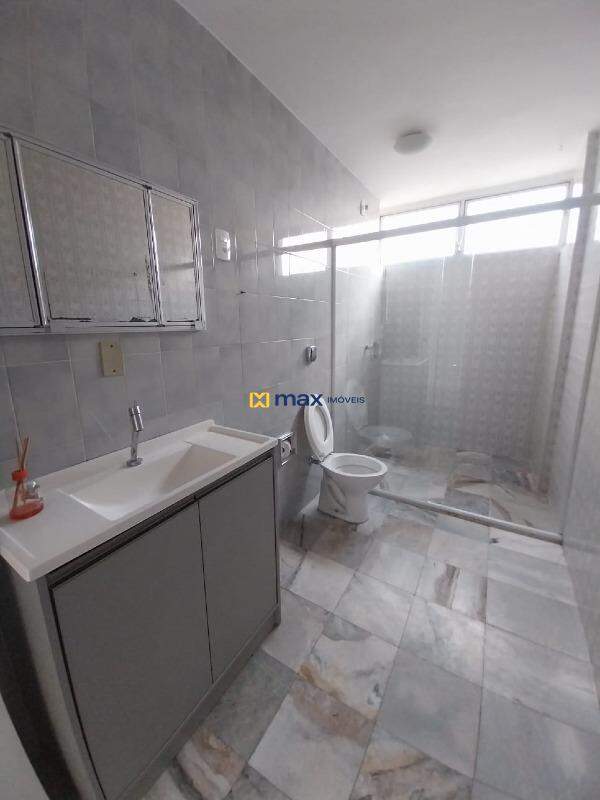 Apartamento à venda no Centro: Banheiro social