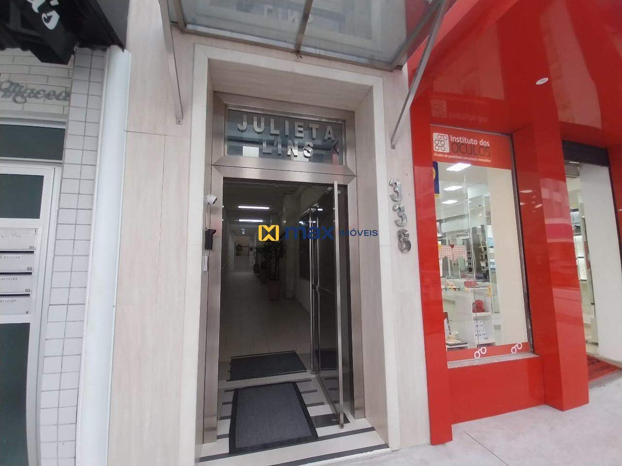 Apartamento à venda no Centro: Entrada do Edifício