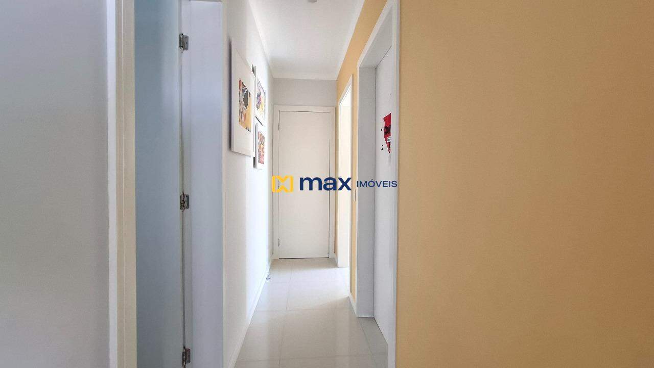 Apartamento à venda no Praia Brava: Corredor