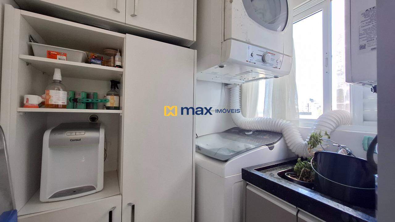 Apartamento à venda no Praia Brava: Área de serviço