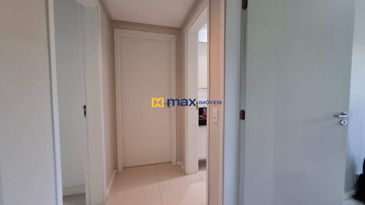 Apartamento à venda no Fazenda: Corredor