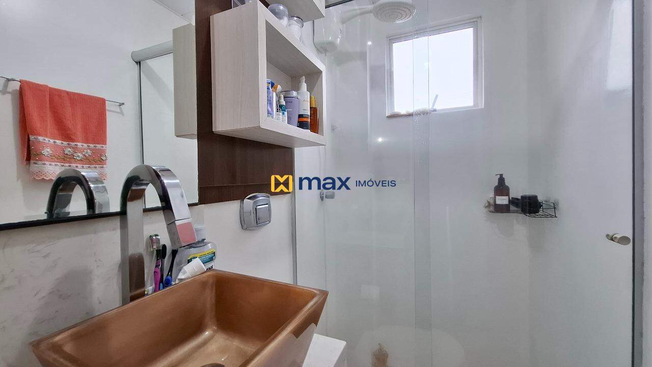 Apartamento à venda no Carvalho: Banheiro social