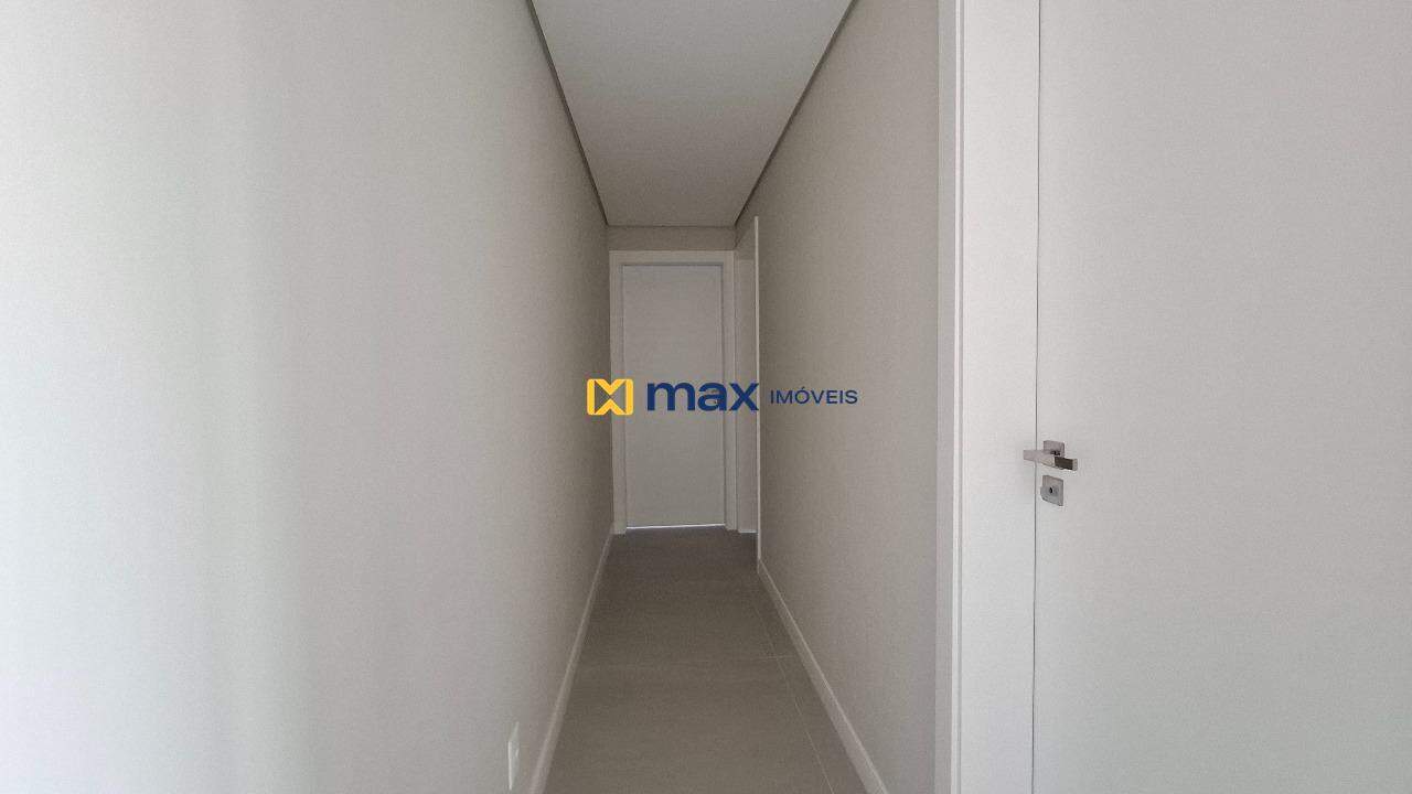 Apartamento à venda no Praia Brava: Corredor