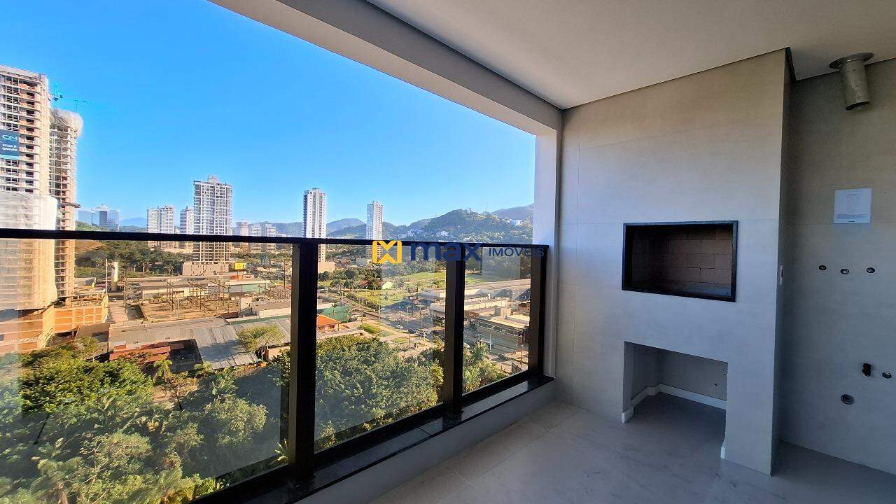 Apartamento à venda no Praia Brava: Sacada com churrasqueira