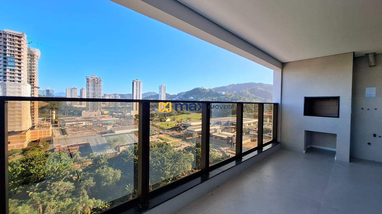 Apartamento à venda no Praia Brava: Sacada com churrasqueira