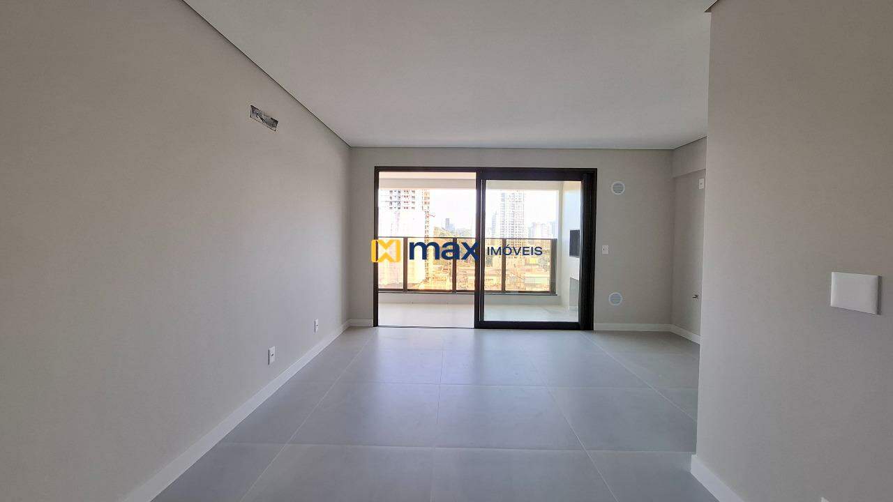 Apartamento à venda no Praia Brava: Living integrado