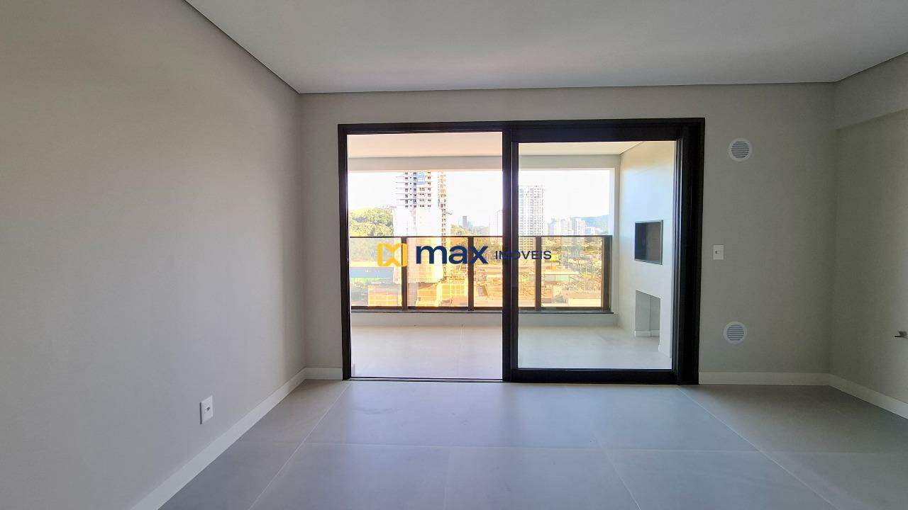 Apartamento à venda no Praia Brava: Living integrado