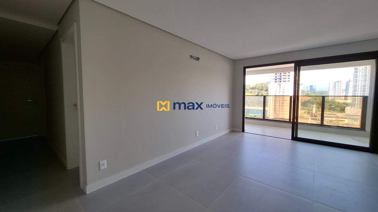 Apartamento à venda no Praia Brava: Living integrado