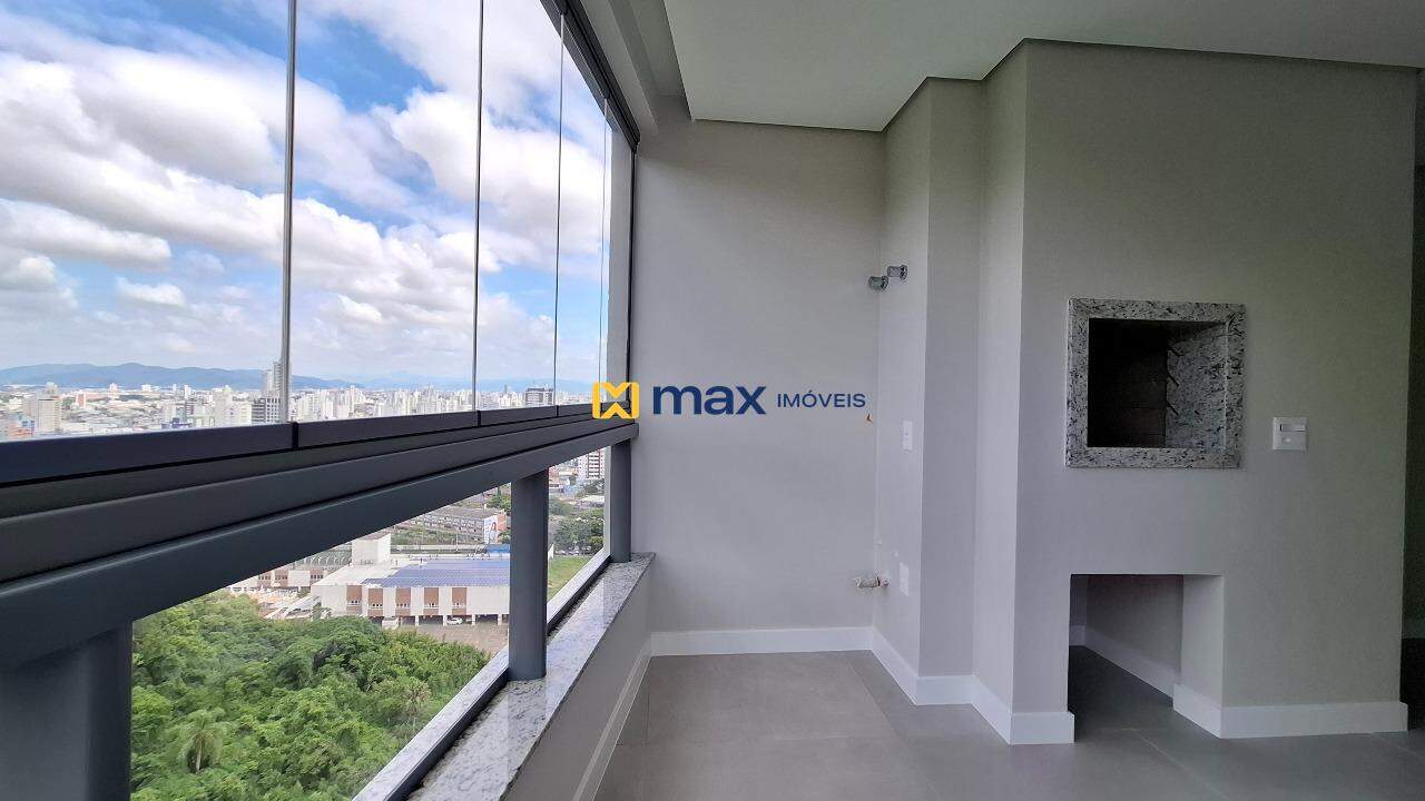 Apartamento à venda no Centro: Sacada com churrasqueira